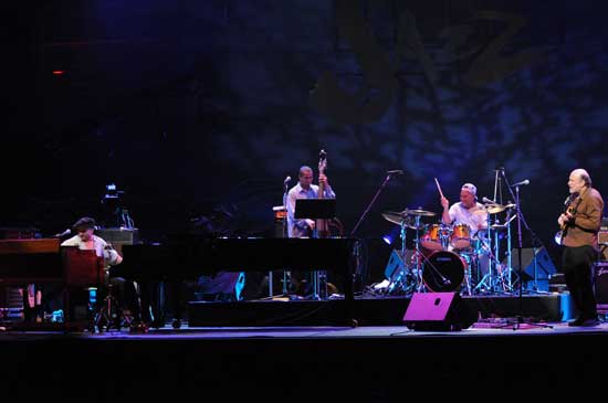 John Scofield and the Piety Street Band photo by Hideo Nakajima